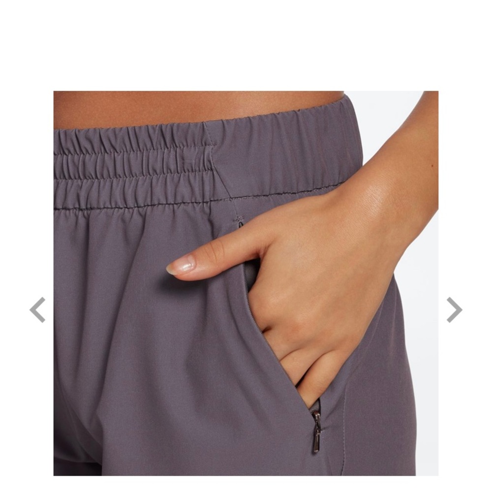 NWT Women’s Woven Jogger Pants - Picture 4 of 4